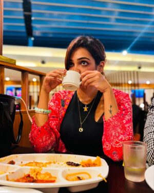 vaishnavi naaiyak Instagram - Day1 - SriLanka 
.
.
.
.
.
#trip #vacation #colombo #srilanka #friends #girlstrip #flight