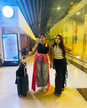 vaishnavi naaiyak Instagram - Day1 - SriLanka 
.
.
.
.
.
#trip #vacation #colombo #srilanka #friends #girlstrip #flight