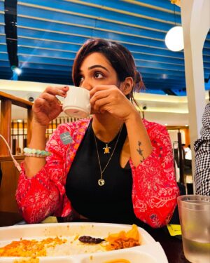 vaishnavi naaiyak Instagram - Day1 - SriLanka 
.
.
.
.
.
#trip #vacation #colombo #srilanka #friends #girlstrip #flight