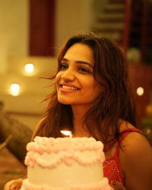 vaishnavi naaiyak Instagram - 02-02-2025🎭💃❤️😇🧿🎂 

Thank you for capturing these amazing moments @shk_photography_30 
#photography _ @shk_photography_30 
.
.
#birthday #birthdaycake #celebration #friends #friendship #fun #food #laugh #love #birthdaygirl #february
