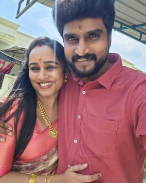 vj Santhiya Instagram - Happy Pongal 😍✨
@aval_santhiya 🥰

#happypongal #lifestyle #livetogether #lover #mylife #myworld #happyforever #happyfamily #couple #loveyou