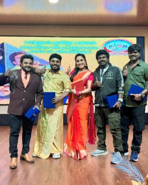 vj Santhiya Instagram - பொங்கல் பண்டிகையையொட்டி பாத்தாம் தமிழ் சங்கம் ஏற்பாடு செய்திருந்த நிகழ்ச்சியில் நாங்கள் அனைவரும் பங்கேற்று அனைவரையும் மகிழ்வித்தோம். எங்களை நன்றாகக் கவனித்து உபசரித்ததற்காக பாத்தாம் தமிழ் சங்கத்திற்கு எங்கள் மனமார்ந்த நன்றியைத் தெரிவித்துக் கொள்கிறோம். மேலும், என்னுடன் ஒத்துழைத்ததற்காக எனது KPY குழுவிற்கும் மனமார்ந்த நன்றியைத் தெரிவித்துக் கொள்கிறோம்.