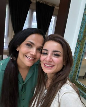 Aamina Sheikh Instagram - We've come a long way my friend @sarwatg 😘
From 'Ishq Gumshuda' to taking our babies to playgroups together to the journey of becoming whole in ourselves! 
May we continue to grow from strength to strength 🤲🏼♥️
Love you.
.
.
.
.
.
.
.
.
#friendship #womanhood #womenoftheworld #strongertogether #workingmothers #strength #unity #joy #ishqgumshuda #humtv #dramaserial