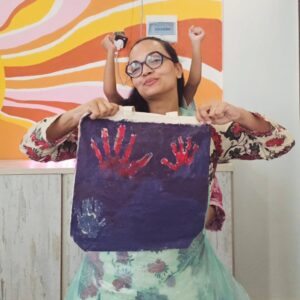 Aamina Sheikh Instagram - Intergalactic neonic funtastic mamahood ✨️✨️✨️
.
.
.
Want to give a shout out to these two young female entrepreneurs running @limestudiokhi executing uber creative ideas in their lovely artistic studio space!! Thank you for such a joyful and memorable experience for our friends and family 💞