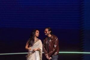 Aamina Sheikh Instagram - Was wonderful sharing the stage with our very own music legend @faisalkapadia at the WOW Awards Middle East where we got the opportunity to celebrate and present Excellence Awards to the best in the Experiential industry of the region!
.
.
.
Special shout out and cheers for @friehaaltaf and @farazmanan who won Awards in their respective categories of expertise representing Pakistan on this 
regional platform 🙌🏽💫❤️
.
.
.
@wowawardsme 
@conraddubai