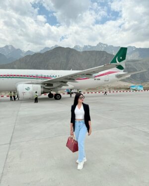 Aamna Malick Instagram - ‎سارا جہان مست، جہان کا نظام مست 🦋