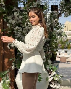 Actress Aamna Sharif HD Photos and Wallpapers March 2025