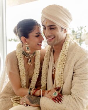 Aastha Sharma Instagram - A home filled with love, a mother’s warmth, and the people who matter most. Today was one of those. @_prat and @priyabanerjee 

Photographed by @vivekashyap @aayushdodia @sid.hotc 
Filmed by @sid.hotc @dushyant.gadara @ketanshinde @ashwinkumar23 

Wedding Curator : Aastha Sharna ( @aasthasharma from @weddingstyleproject)

Styling and Creative Direction: Aastha Sharma @aasthasharma
@dishaalva

Outfits: Tarun Tahiliani @taruntahiliani 

@khuranajewelleryhouse via @amigos.rizwan

Hair by Aanchal A Morwani @hot.hair.balloon
Make up by Riddhima Sharma @makeupbyriddhima

Design & Decor - Bling Mushrooms @blingmushrooms @preet_h_jain

Florals & execution - Bling Mushrooms @blingmushrooms

Event Catering by The Big Zest (@thebigzest) 

Mehndi : Jyoti Chheda @bridalmehndiqueen 

Invitation & Event stationery - @akankshanegidesign @akanksha_negi 

Dessert table design : Pastry chef and founder of Le15. @poojadhingra @le15India

Photography and videos by @thehouseontheclouds

Wedding and Artist PR : @nidhig14 @planetmediapr