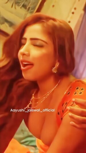 Aayushi Jaiswal Instagram - Pelne ka naya mantra

#aayushijaiswal #ayushijaiswal 

(Donald Trump, kamla Harris)