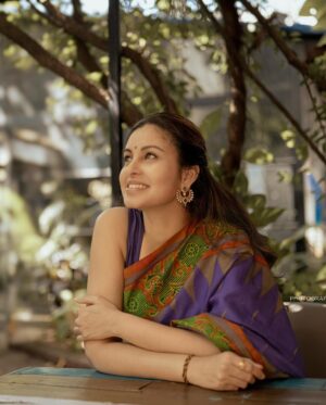 Abhinaya Instagram - Draped my Mom’s saree.. Still feel her around ❤️ 👗  @manafashionsofficial