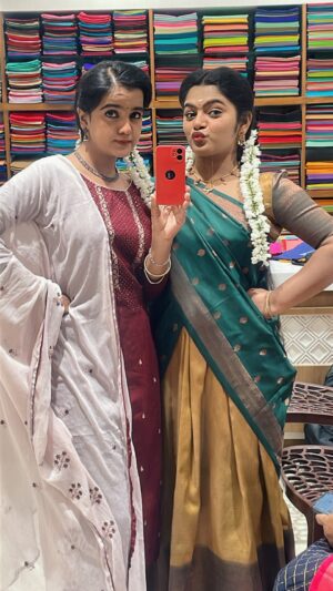 Abi Nakshathra Instagram - Sisters goal…♥️😘

#trending #trendingsong❤️ #trendingaudio #trendingreel #reelsinsta #reels #reelsinstagram #feelitreelit #newreel #sistersgoal #sisters #sisterhood #sisterforever #viral #reelsviral #viralvideo