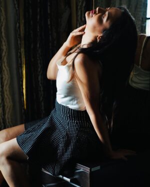 Aditi Rawat Instagram - Timeless beauty with a modern twist.🖤
📸- @siddharthamportraits 
.
.
#picturs #aditirawat #ɴᴇᴡᴘᴏsᴛ #blackandwhite #photoshoot #ınstalook #lookbook #fashionstyle #pi̇coftheday #picturstagram #sassyhomestyle #feelsandcapture