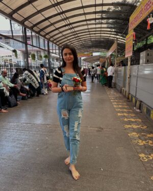 Aditi Rawat Instagram - Finally!! A trip to Shirdi♥️
.
.

#nëwpost #trip #shirdi #aditirawat #withfriends #newpicture #ɪɴsᴛᴀᴘɪᴄ #funday #shirditrip