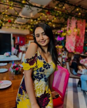 Aditi Rawat Instagram - Happy moments ❤️🌸
With @alisha1alam @official_sangeetaodwani 🤗
.
.

#ne̶wpost #newpicturs #picturesoftheday #lookbook #aditirawat #galentinesday #14february