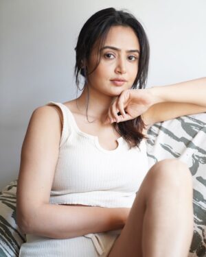 Aditi Rawat Instagram - Never let anyone take away the magic of your innocence. 🌸
📸- @siddharthamportraits 
.
.

#nëwpost #aditirawat #photoshootposes #ɪɴsᴛᴀᴘɪᴄs #ɪɴsᴛᴀɢᴏᴏᴅ #pi̇coftheday #lookbook #i̇nstamood #photoshoot