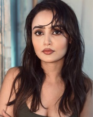 Aditi Rawat Instagram - Flawed yet fabulous ❤️‍🔥
#ɴᴇᴡᴘᴏsᴛ #picturs #aditirawat #lookbook #feelingpretty #pictursoftheday #ɪɴsᴛᴀᴘᴏsᴛ #lookingfabulous #girlygirl