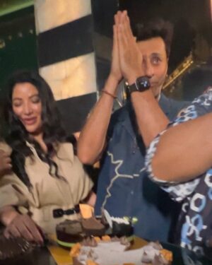 Aditi Singh Sharma Instagram - So fortunate to have you to look up to & to have your kind support. My heart was so happy last night seeing the entire place packed with love for you, Slim .. thank you for being such a world class artist & a world class human being. Happy Birthday @salimmerchant thank you for a heart warming evening. ❤️

Happy Birthday @ginobanksofficial ❤️
Happy Birthday @shankar.mahadevan @apekshadandekar .. missed you guys.