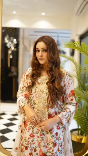 Adla Khan Instagram - 🧿

👗 @parizad.official