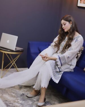 Adla Khan Instagram - 🤍🧿
👗 @dhanak.official
📷 @daysstudioweddings