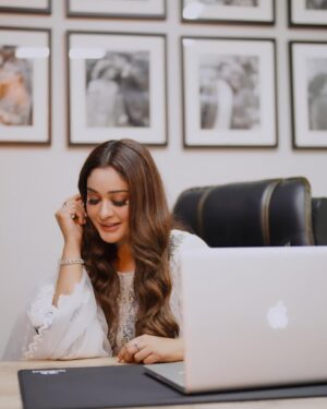 Adla Khan Instagram - 🤍🧿
👗 @dhanak.official
📷 @daysstudioweddings