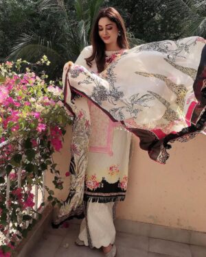 Adla Khan Instagram - #inteqam 
👗 @faizafaisalbyittehad 
@sairarizwan_official x @ittehad.official