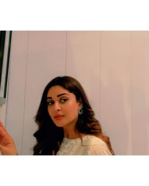 Adla Khan Instagram - Artist looking at her own art 😎