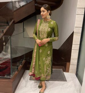 Adla Khan Instagram - 👗 @sairarizwan_official