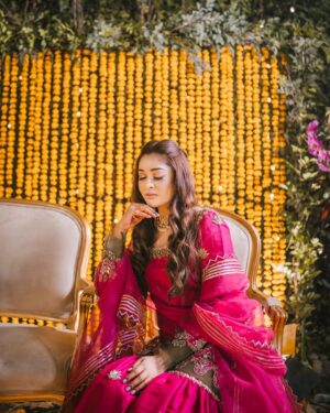 Adla Khan Instagram - 💗🧿 

💄 @reneaestheticspa 
👗 @sairarizwan_official 
📸 @weddingsbyusman 
📷 @alinoorchaudhry_ 
💎 @niyoushjewellery