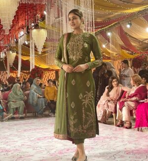 Adla Khan Instagram - 👗 @sairarizwan_official