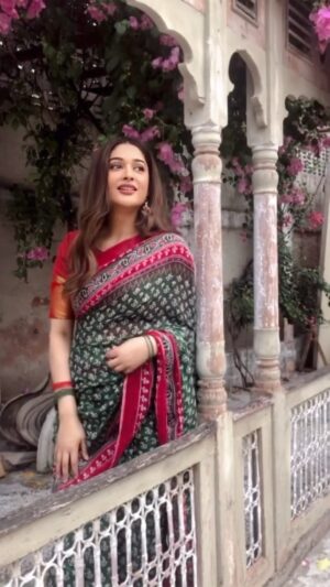 Adla Khan Instagram - 🦚