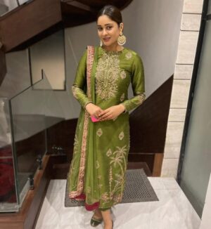 Adla Khan Instagram - 👗 @sairarizwan_official