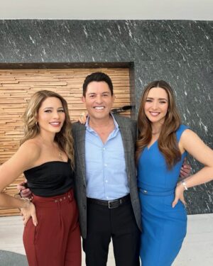 Adriana Fonseca Instagram - Papas por conveniencia dump.
_______
Este domingo ya el final de este bello proyecto ✨
This Sunday marks the end of this beautiful project.
.
.
#papásporconveniencia #tv #cute #actress #lifestyle #memories
