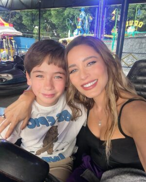 Adriana Fonseca Instagram - Papas por conveniencia dump.
_______
Este domingo ya el final de este bello proyecto ✨
This Sunday marks the end of this beautiful project.
.
.
#papásporconveniencia #tv #cute #actress #lifestyle #memories