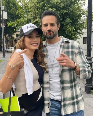 Adriana Fonseca Instagram - Papas por conveniencia dump.
_______
Este domingo ya el final de este bello proyecto ✨
This Sunday marks the end of this beautiful project.
.
.
#papásporconveniencia #tv #cute #actress #lifestyle #memories
