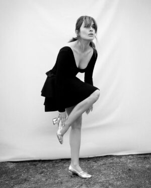 Adriana Ugarte Instagram - 🥹❤️Se avecina una peli preciosa 🎬en un mes arrancamos rodaje y estoy como una niña feliz.

📸 @studiomacarro 

@sandroparis 
@ehmoda 
@elenabeautyalien 
@angelacariddi 
@trianamanagement