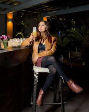 Adrija Ghoshal Instagram - Winter Soirée at Infinity Pool Bar 🍹@jwkolkata ✨