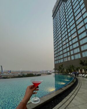Adrija Ghoshal Instagram - Winter Soirée at Infinity Pool Bar 🍹@jwkolkata ✨