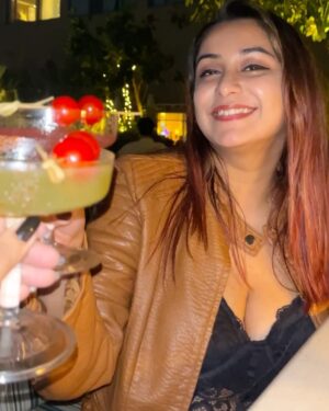 Adrija Ghoshal Instagram - Winter Soirée at Infinity Pool Bar 🍹@jwkolkata ✨