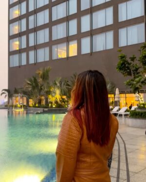 Adrija Ghoshal Instagram - Winter Soirée at Infinity Pool Bar 🍹@jwkolkata ✨