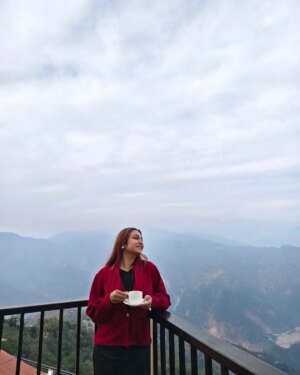 Adrija Ghoshal Instagram - A day at @summitsherpamountainhotel in Delo, Kalimpong ✨

Delo in Kalimpong is a small town from where you will get 360° views of Mt.Kanchenjunga, explore Delo park and experience Paragliding ⛰️