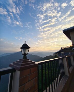Adrija Ghoshal Instagram - A day at @summitsherpamountainhotel in Delo, Kalimpong ✨

Delo in Kalimpong is a small town from where you will get 360° views of Mt.Kanchenjunga, explore Delo park and experience Paragliding ⛰️