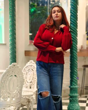 Adrija Ghoshal Instagram - One favourite genre: Songs featuring Emraan Hashmi ✨

Shot using vivo V40 pro @vivo_india ❤️