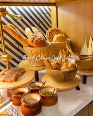 Adrija Ghoshal Instagram - New Buffet Spot in Kolkata: YAYAvar @hyattcentrickolkata ❤️
Available everyday from 7pm to 11:30pm
And on Sundays also from 12:30pm to 3:30pm

📍@hyattcentrickolkata
