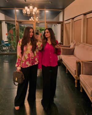 Aiman Khan Instagram - 👯👯