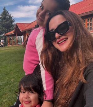 Aiman Khan Instagram - Surrounded by beauty, surrounded by love. Making unforgettable memories with my favourite people in the world ♥️ 

@retreat_house_nathiagali thanks for the perfect vacation spot ♥️