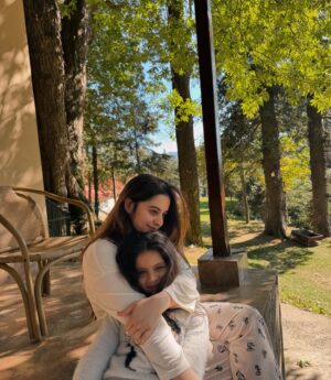Aiman Khan Instagram - Surrounded by beauty, surrounded by love. Making unforgettable memories with my favourite people in the world ♥️ 

@retreat_house_nathiagali thanks for the perfect vacation spot ♥️