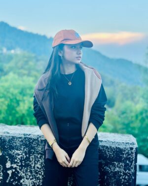 Aina Asif Instagram - A random dump that I was contemplating to post or not 🤗

#ainaasif #instagood #instagram #explorepage #explore