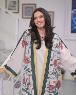 Aina Asif Instagram - I was contemplating on whether I should post these or not but I just couldn’t resist! 

#ainaasif #instagram #explorepage