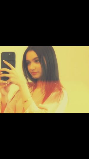 Aina Asif Instagram - In love with this song. I don’t normally post stuff like this but yolo