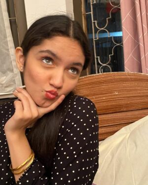 Aina Asif Instagram - What a journey it was. I can’t believe that you guys liked MayiRi so much. Thank you all and I’m so grateful to you guys and Allah. From the bottom of my heart I am so thankful to Annie and what she has done for me. I wouldn’t have done it without the one and only @meesamnazar . A big brother and mentor. He guided me so much and believed in me when I was at my lowest. 
PS: this album is just a small collection of memories we made. 

#ainaasif #MayiRi #instagood #instagram #explore #explorepage